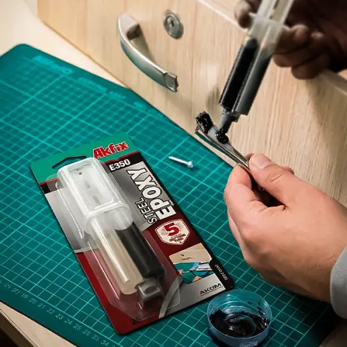 معجون الإيبوكسي الفولاذي أكفيكس